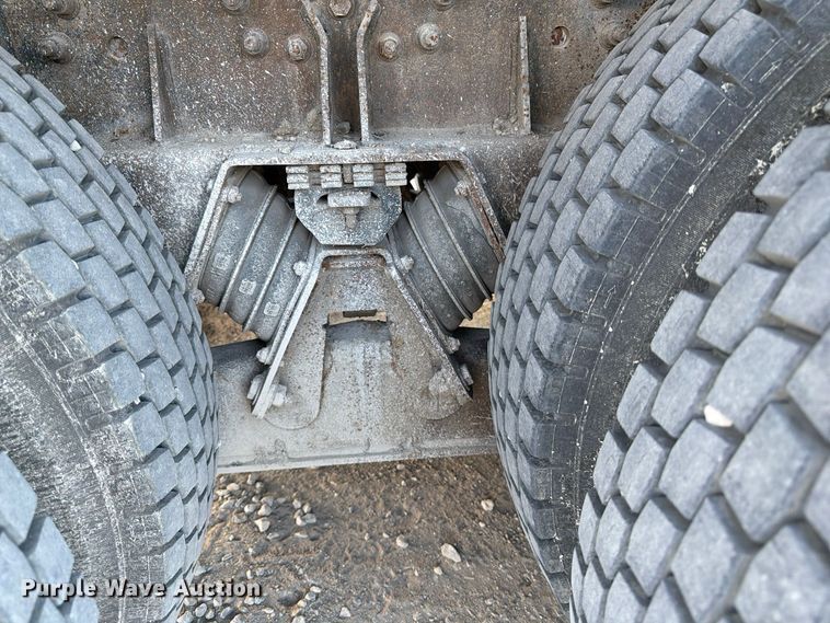 image for item FP3166 2003 Mack CV713 vacuum truck