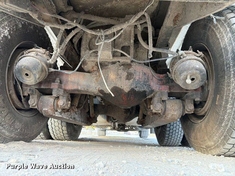 image for item FP3166 2003 Mack CV713 vacuum truck