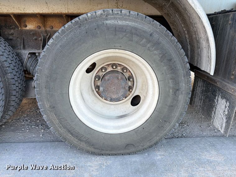image for item FP3166 2003 Mack CV713 vacuum truck