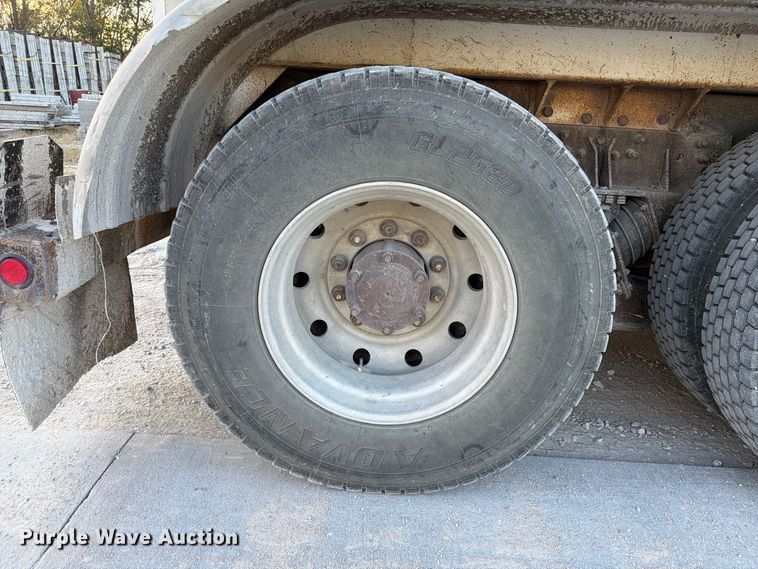 image for item FP3166 2003 Mack CV713 vacuum truck