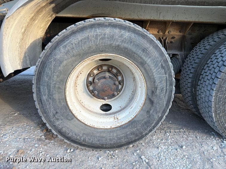 image for item FP3166 2003 Mack CV713 vacuum truck