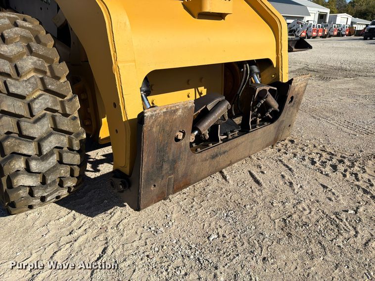 image for item FP3179 2007 Caterpillar 272C skid steer loader