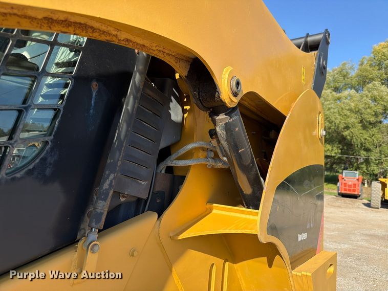 image for item FP3179 2007 Caterpillar 272C skid steer loader