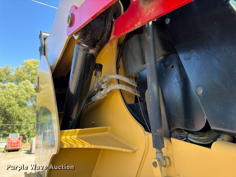image for item FP3179 2007 Caterpillar 272C skid steer loader