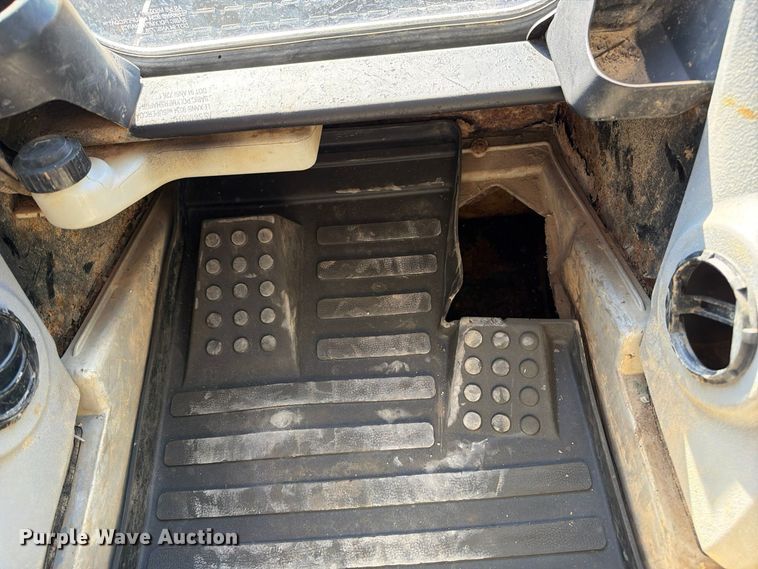 image for item FP3179 2007 Caterpillar 272C skid steer loader