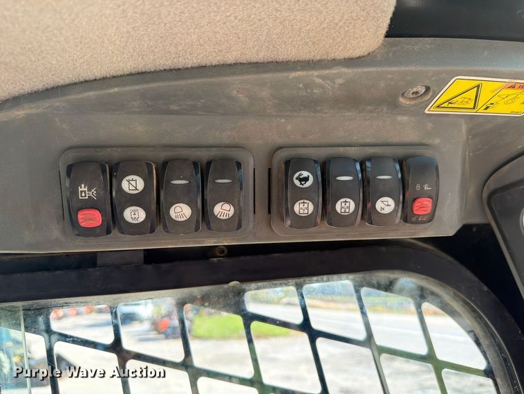 image for item FP3179 2007 Caterpillar 272C skid steer loader