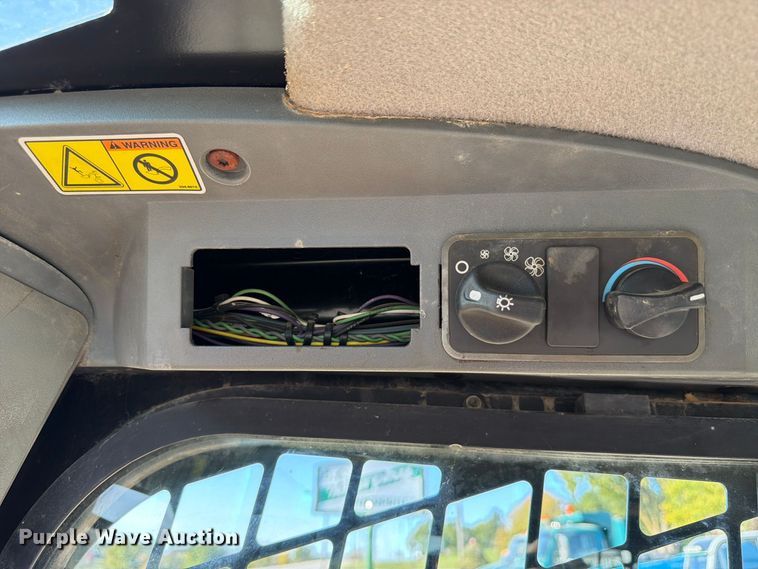 image for item FP3179 2007 Caterpillar 272C skid steer loader