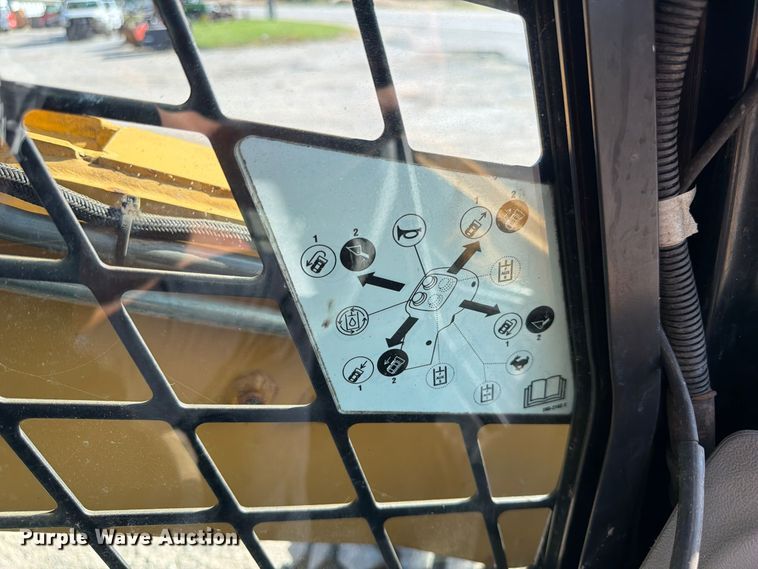 image for item FP3179 2007 Caterpillar 272C skid steer loader