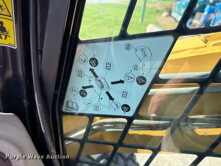 image for item FP3179 2007 Caterpillar 272C skid steer loader