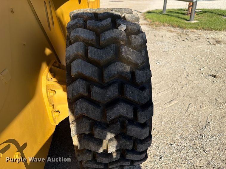 image for item FP3179 2007 Caterpillar 272C skid steer loader