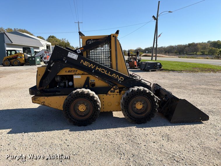 image for item FP3180 1994 New Holland L785 skid steer loader