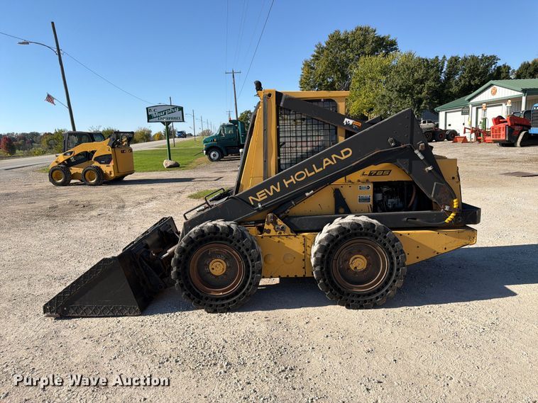 image for item FP3180 1994 New Holland L785 skid steer loader