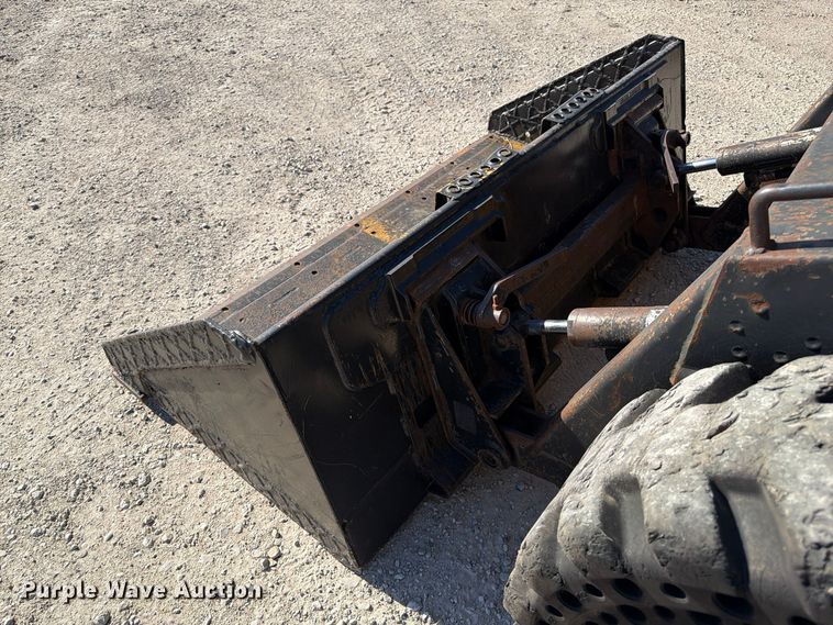 image for item FP3180 1994 New Holland L785 skid steer loader