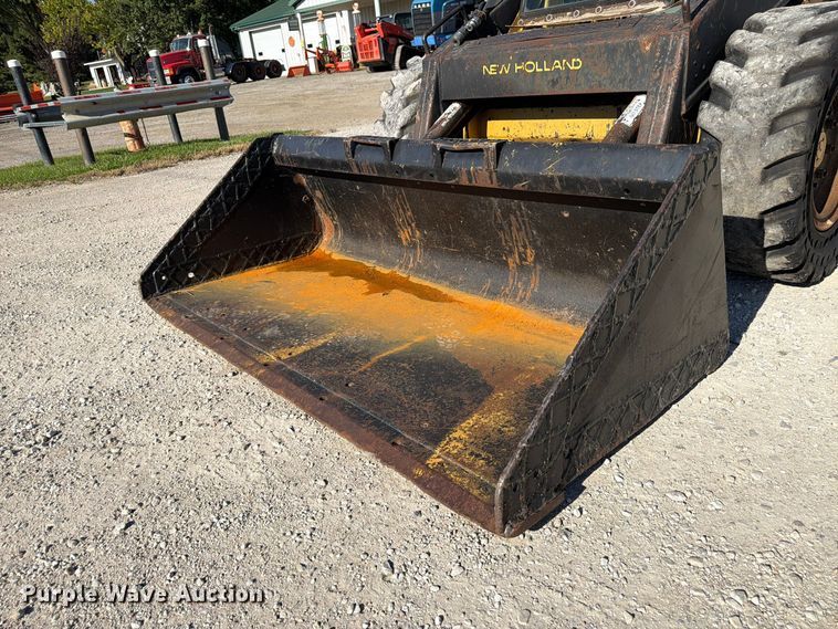image for item FP3180 1994 New Holland L785 skid steer loader