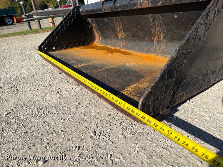 image for item FP3180 1994 New Holland L785 skid steer loader