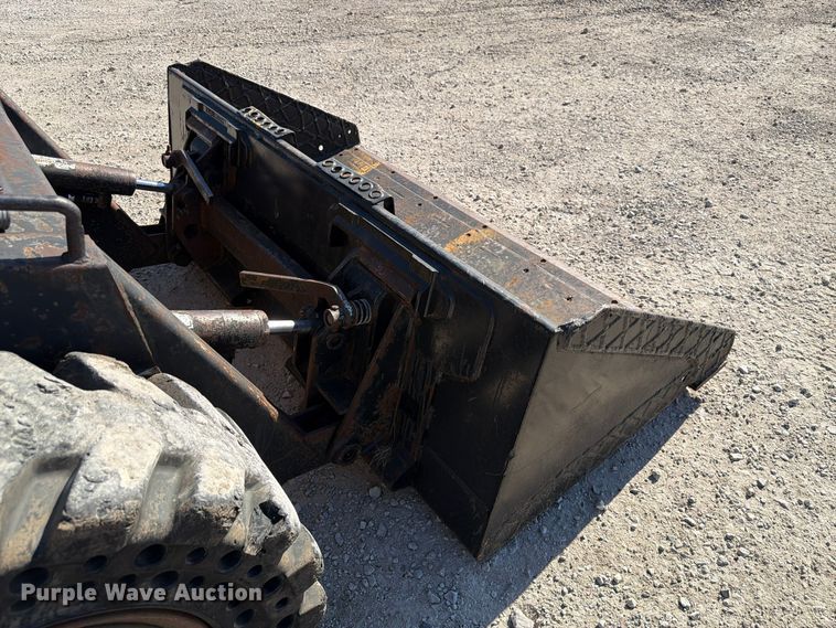 image for item FP3180 1994 New Holland L785 skid steer loader