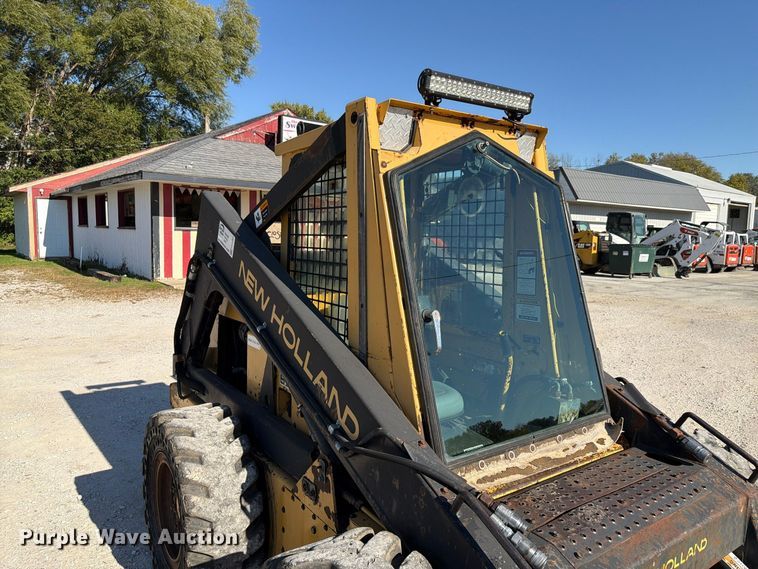 image for item FP3180 1994 New Holland L785 skid steer loader