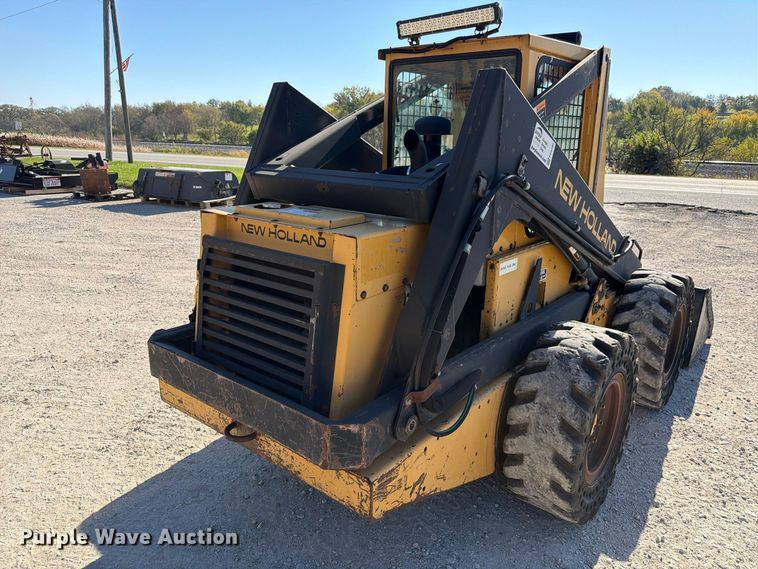 image for item FP3180 1994 New Holland L785 skid steer loader