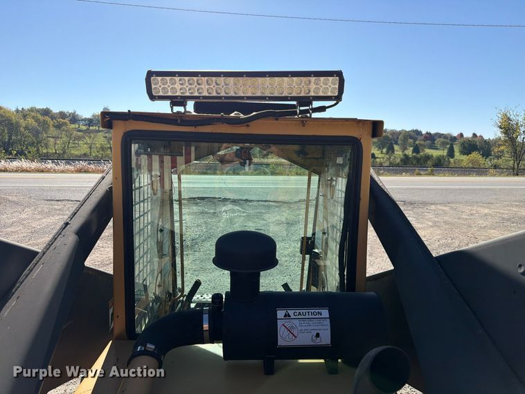 image for item FP3180 1994 New Holland L785 skid steer loader