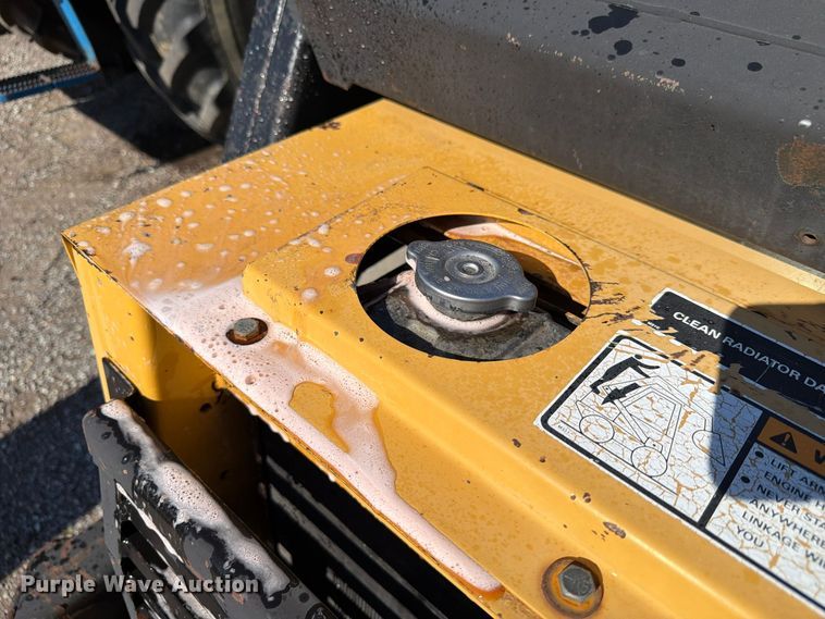 image for item FP3180 1994 New Holland L785 skid steer loader
