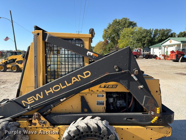 image for item FP3180 1994 New Holland L785 skid steer loader