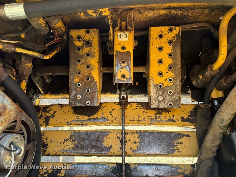 image for item FP3180 1994 New Holland L785 skid steer loader