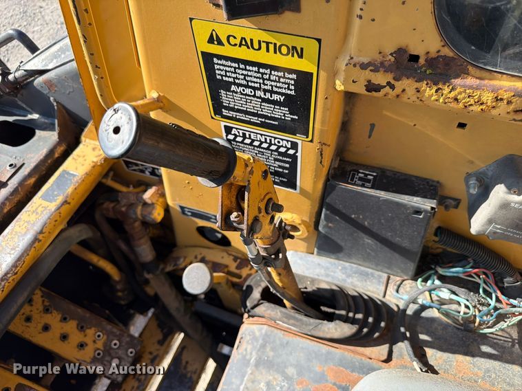 image for item FP3180 1994 New Holland L785 skid steer loader