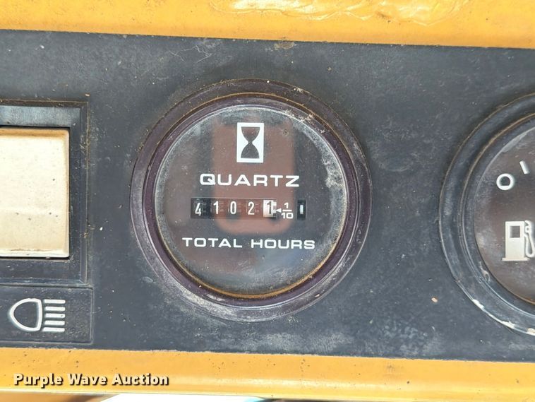 image for item FP3180 1994 New Holland L785 skid steer loader