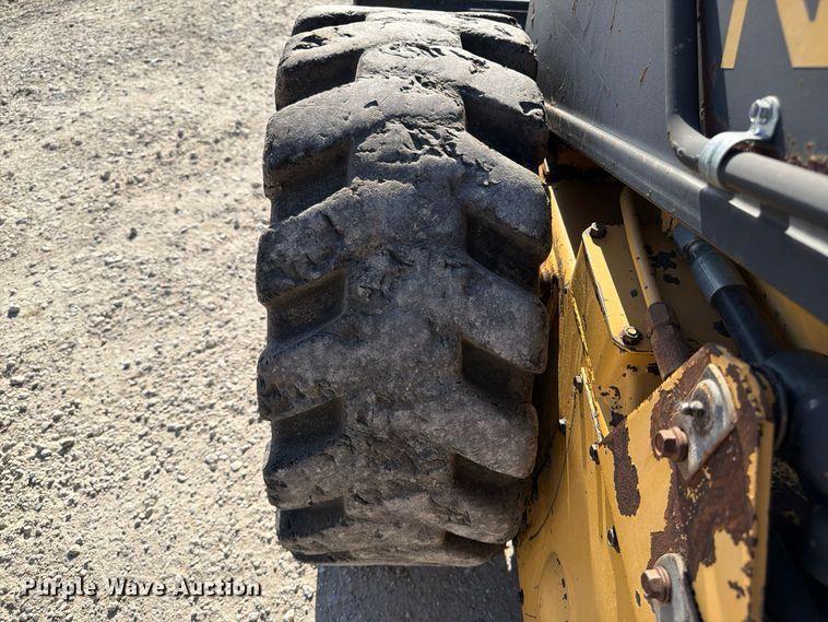 image for item FP3180 1994 New Holland L785 skid steer loader