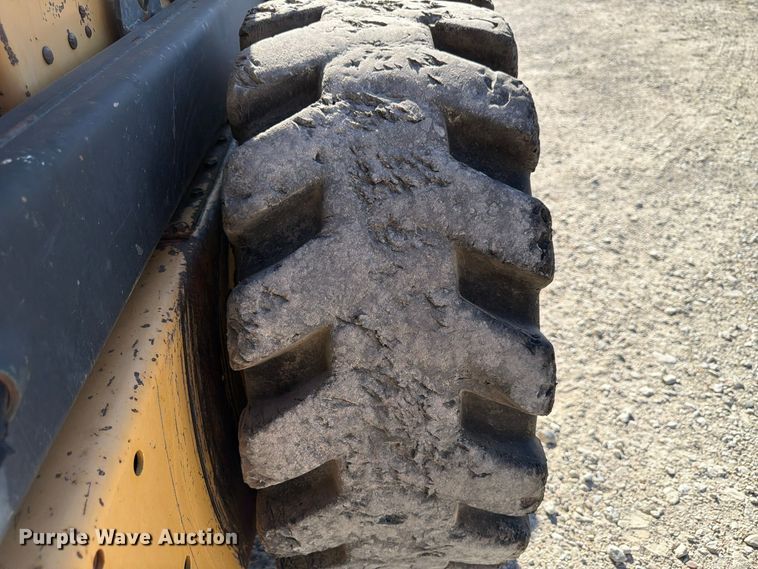image for item FP3180 1994 New Holland L785 skid steer loader
