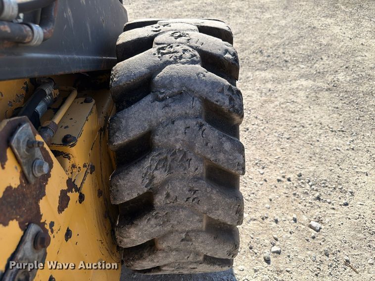 image for item FP3180 1994 New Holland L785 skid steer loader