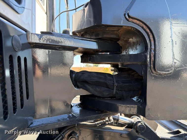 image for item FP3185 2013 Bobcat E85M mini excavator
