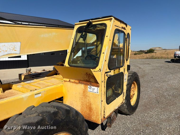 image for item FP3186 1998 Pettibone 8042 telehandler