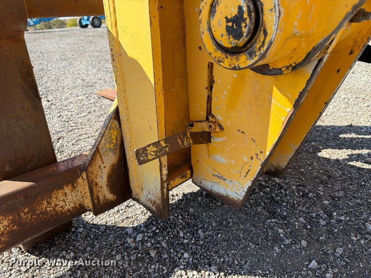image for item FP3186 1998 Pettibone 8042 telehandler