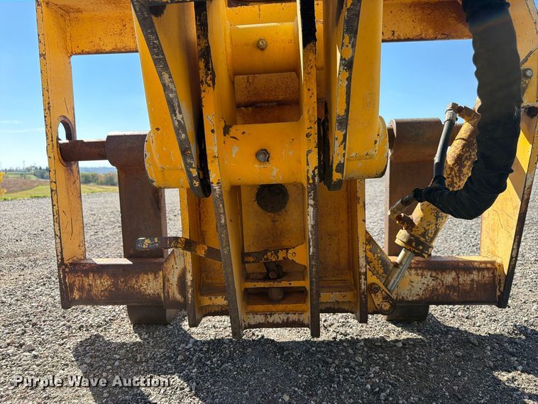 image for item FP3186 1998 Pettibone 8042 telehandler