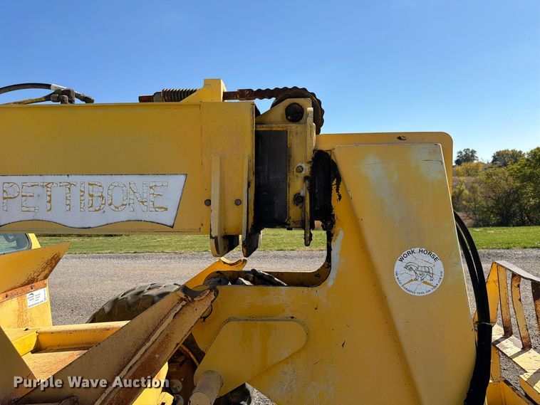 image for item FP3186 1998 Pettibone 8042 telehandler