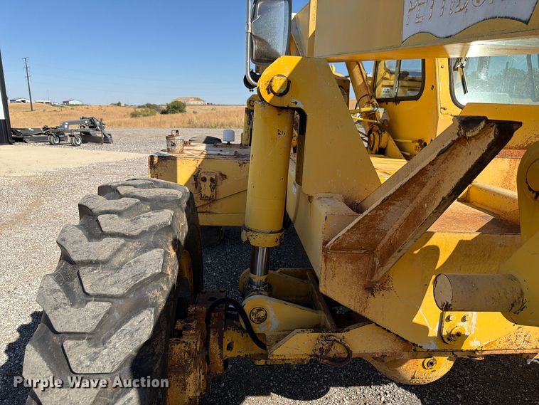 image for item FP3186 1998 Pettibone 8042 telehandler