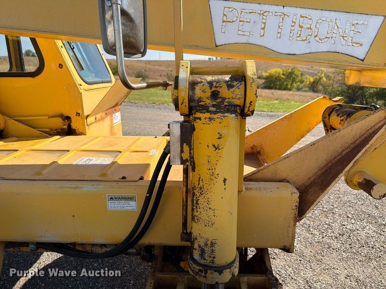 image for item FP3186 1998 Pettibone 8042 telehandler