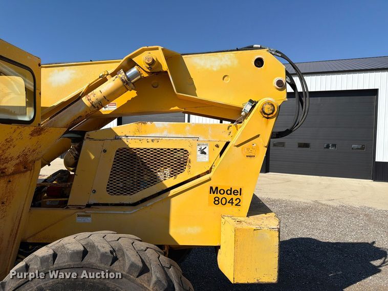 image for item FP3186 1998 Pettibone 8042 telehandler