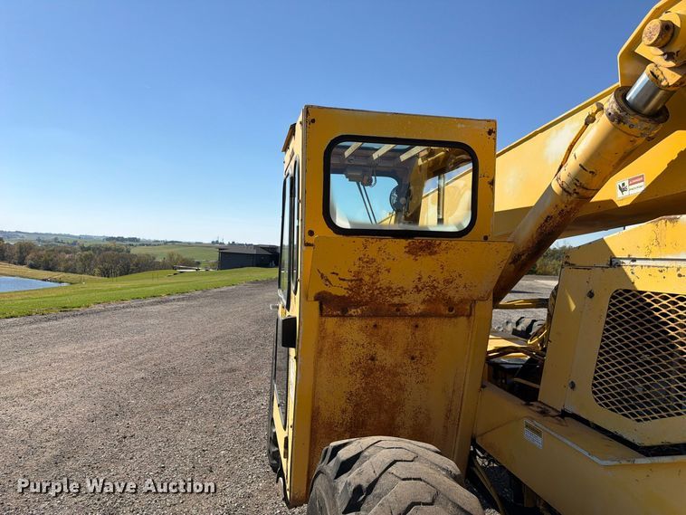 image for item FP3186 1998 Pettibone 8042 telehandler
