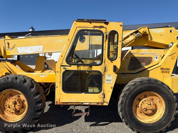 image for item FP3186 1998 Pettibone 8042 telehandler
