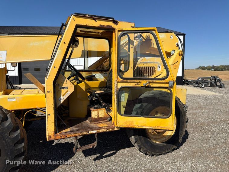 image for item FP3186 1998 Pettibone 8042 telehandler
