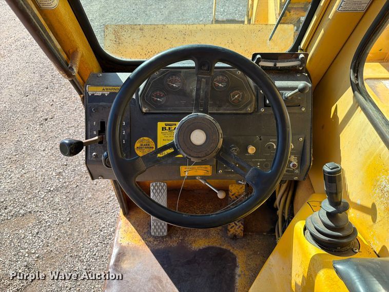 image for item FP3186 1998 Pettibone 8042 telehandler