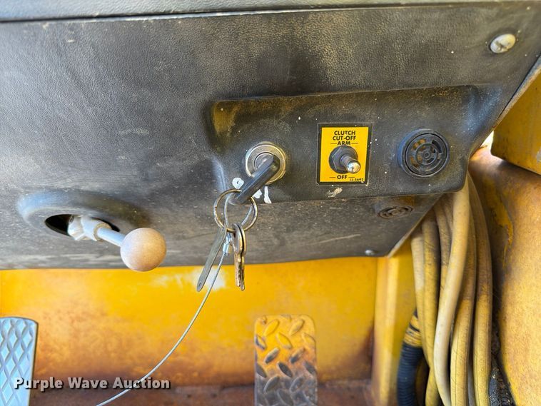 image for item FP3186 1998 Pettibone 8042 telehandler