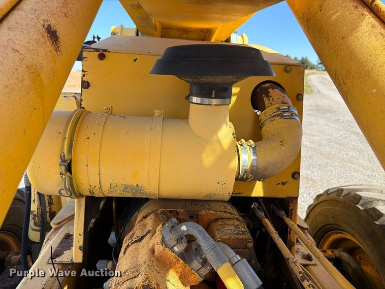 image for item FP3186 1998 Pettibone 8042 telehandler