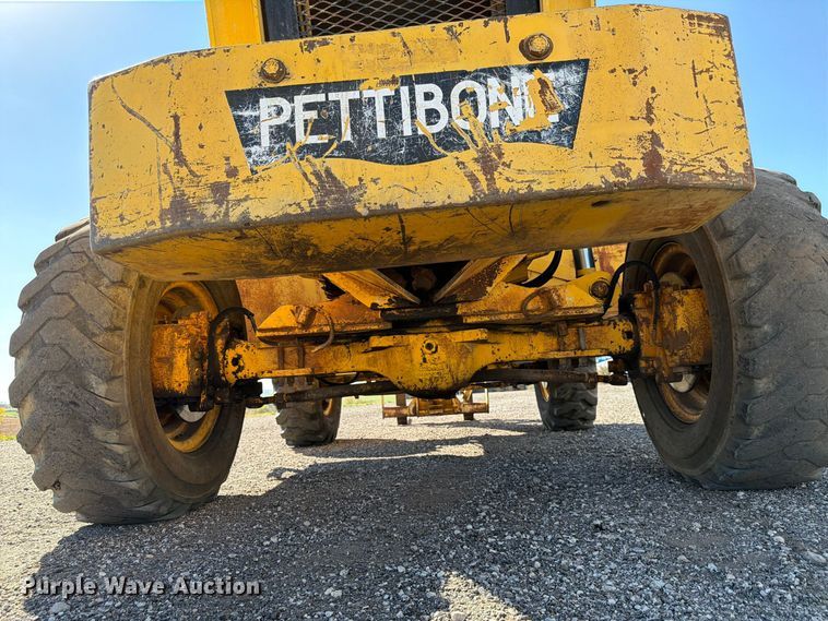 image for item FP3186 1998 Pettibone 8042 telehandler
