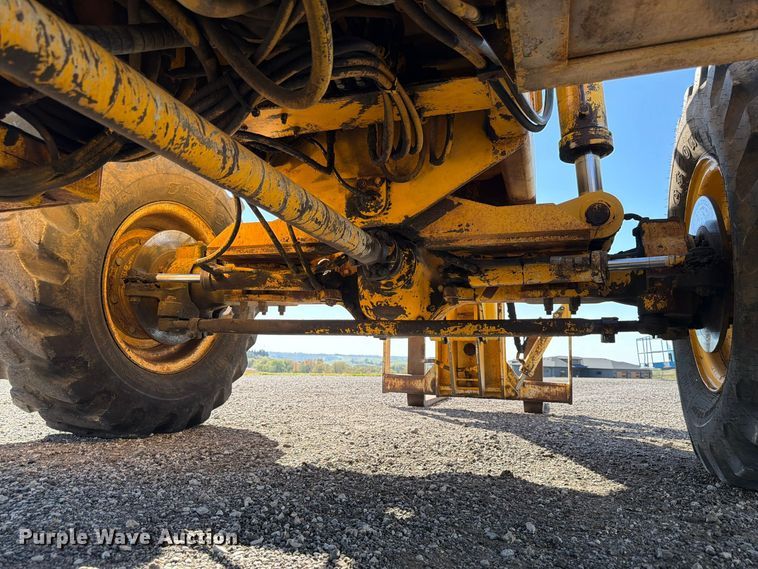 image for item FP3186 1998 Pettibone 8042 telehandler