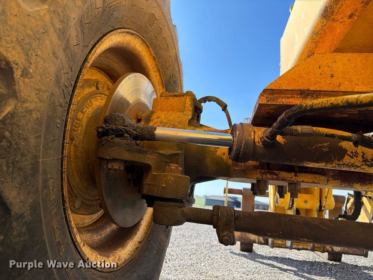 image for item FP3186 1998 Pettibone 8042 telehandler