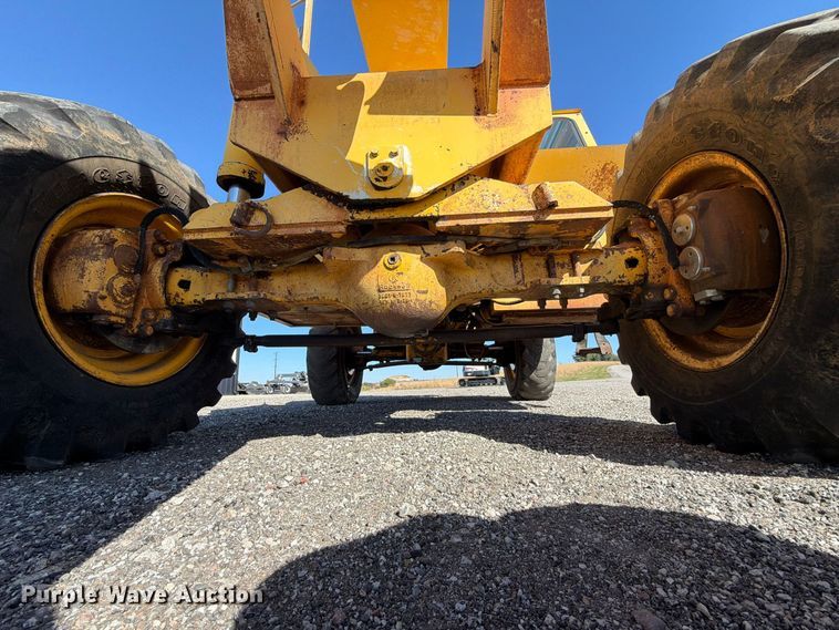 image for item FP3186 1998 Pettibone 8042 telehandler
