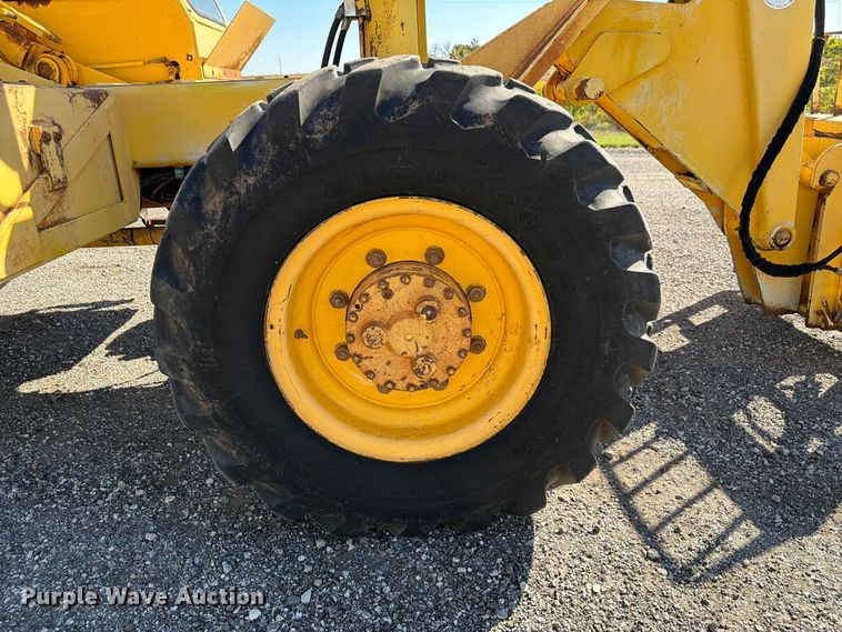 image for item FP3186 1998 Pettibone 8042 telehandler